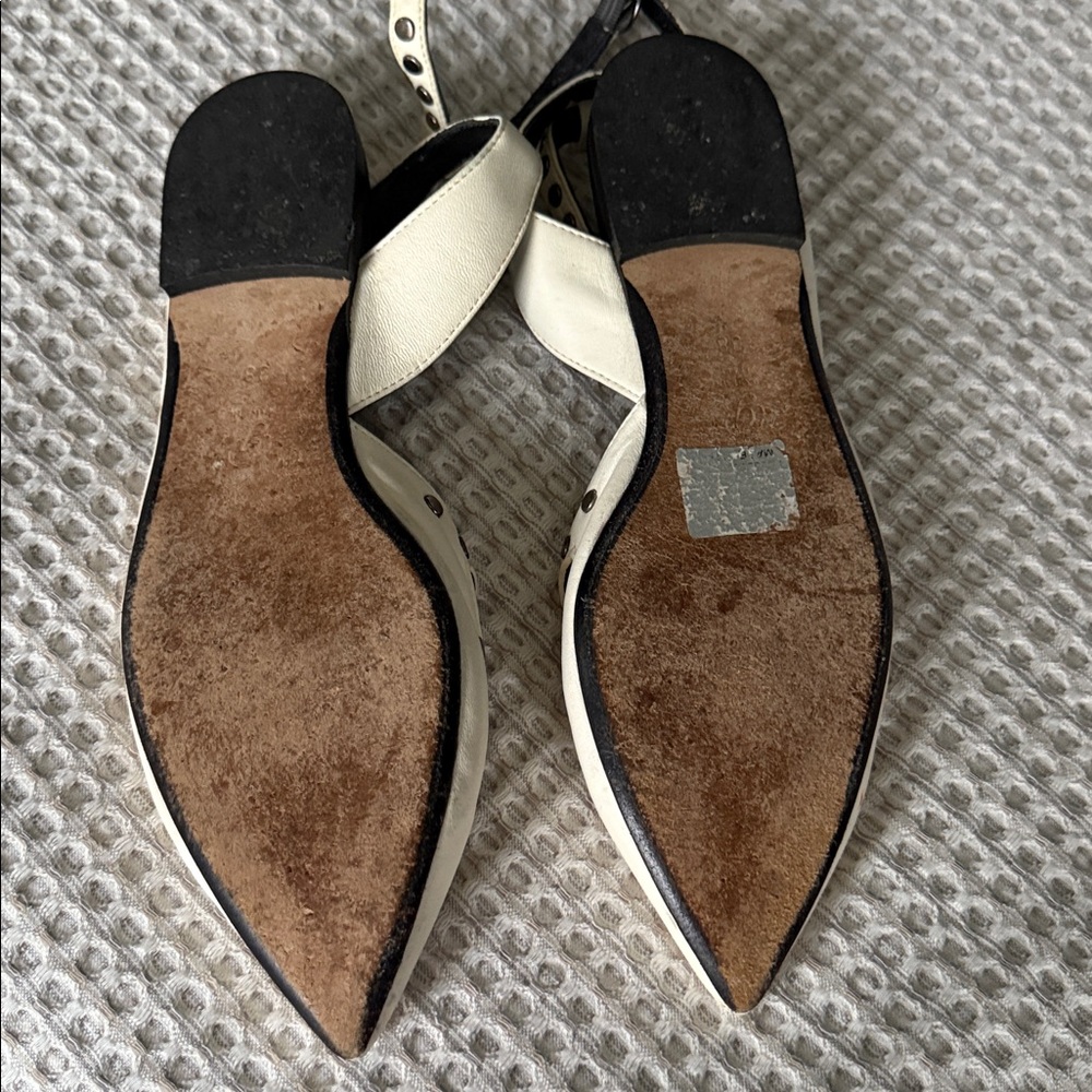 M. Gemi Women's Black and Cream Flats - Picture 2 of 5